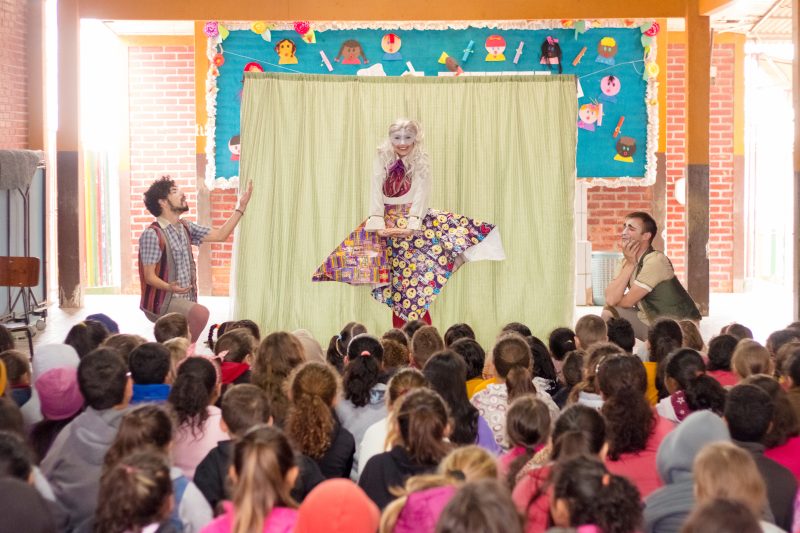Mês da criança: escolas de Curitiba ganham peças teatrais educativas com foco em práticas sustentáveis